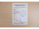 【車両検査証明書】店頭にてクルマの状態が一目で分かる検査証明書を公開中。トヨタ認定検査員が厳しく査定し、状態を点数と図解で表示しています。修復歴はもちろん、傷やヘコミの箇所や程度がご確認いただけます。
