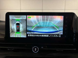 【アラウンドビューモニター】真上から見下ろした様に車の周囲を表示することで、駐車時の安全性と利便性を高めます☆