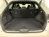 広々としたラゲージスペースを備えています。シートを倒すことで大きなものや長さのある荷物もしっかりと積み込めます。