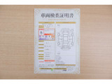 【車両検査証明書】店頭にてクルマの状態が一目で分かる検査証明書を公開中。トヨタ認定検査員が厳しく査定し、状態を点数と図解で表示しています。修復歴はもちろん、傷やヘコミの箇所や程度がご確認いただけます。