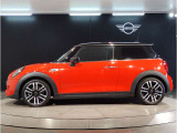 気密性の高いMINIは外観のかわいらしさとは裏腹に、外の雑音を遮り、高級感のある快適なドライブをお楽しみいただけます。