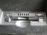 ビルトインタイプのETC車載機です。見た目もスマートで料金所通過もキャッシュレスです。
