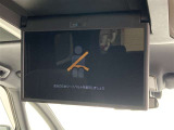 フリップダウンモニターも装備しております。お子様も退屈知らずで長時間のドライブや、渋滞中でも飽きることなく楽しい時間を過ごすことができそうですね。