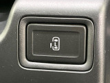 【パワースライドドア】スマートキーや運転席のスイッチでスライドドアの開閉が可能♪電動だから力を入れてドアを開ける必要が無く、小さいお子様でも、重い荷物を持っている時もラクに開け閉めできます♪