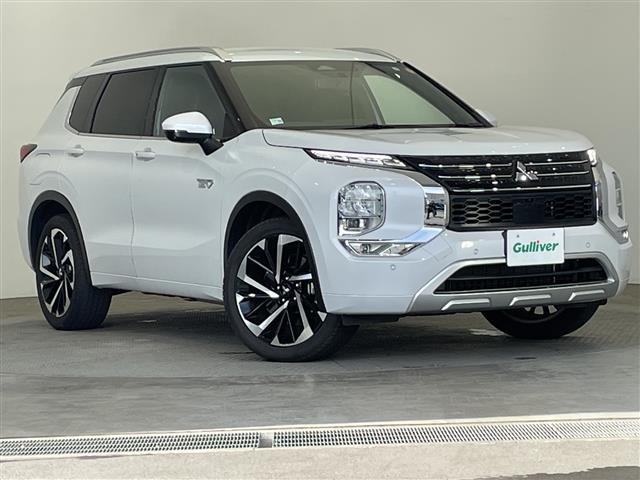 アウトランダー PHEV 2.4 P 4WD 本革シート