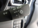オートライト機能装備です!車外の明るさに応じて、自動的にライトの点灯・消灯をしてくれます♪