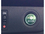 ★ECONスイッチ★ エコドライブを加速しよう!スイッチをONにすると、運転の仕方によるロスを抑え込み燃費をよくするようクルマが頑張ります(*^ー^*)燃費向上にチャレンジ♪