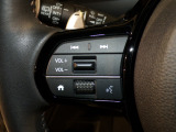 【ステアリングリモコン】ステアリングにオーディオ調節可能なスイッチが装備されていますので運転中でも視線をそらさずにオーディオの調節が可能です!
