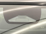 【ホンダセンシング】走行中に前方の車両等を認識し、衝突しそうな時は警報とブレーキで衝突回避と被害軽減をアシスト。より安全にドライブをお楽しみいただけます。