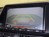 バックモニターも装備しております。バックギアに入れるとナビ画面に車の後方が映し出されます。これで後方確認も安心!