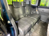 後部座席も気になるようなキズ・汚れやへたり等、大きなダメージはなく、良好な状態です。