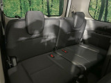 3列目シートはもちろん状態良好☆大人でもゆったりと座って頂けますので、大人数でのお出かけもラクラクです♪ご家族で、気の知れた仲間で、ドライブに行くのが楽しみですね♪