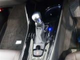 ストレート式のシフトレバーを採用しております♪シンプルなので、誰でも使いやすいですネ☆