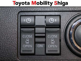 運転席からワンタッチでパワースライドドアの開閉ができて便利です。