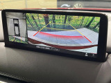 【360&deg;ビューモニター】専用のカメラにより、上から見下ろしたような視点で360度クルマの周囲を確認することができます☆死角部分も確認しやすく、狭い場所での切り返しや駐車もスムーズに行えます。