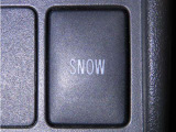 SNOWモードスイッチです。詳細は取扱説明書でご確認ください。