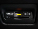 ◆ETC2.0装着◆進化したドライブ体験。料金収受システムだけだったETCが生まれ変わって、高速道路を賢く使うETC2.0に進化しました。多彩な情報サービスが便利で快適なドライブ体験を提供します。