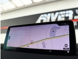 お車選びをお楽しみ頂けるよう、在庫車の展示スペースを十分に確保しております。