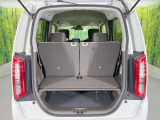 普段のお買い物や通勤、送迎等に十分な荷室スペースを確保しております。セカンドシートを倒すと、大きな荷物の積載も可能です♪