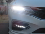 切れにくく明るいLEDヘッドライト装備!