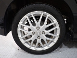 アルミホイールはホンダ純正なので安心!しかも車のデザインにもマッチしています。