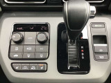 足元ゆったりのインパネAT 快適なオートエアコン 運転席/助手席シートヒーター付です