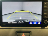 【バックカメラ】運転が苦手な方も車庫入れラクラクです!ギアをリバースに入れれば自動的に切り換わりますので、面倒な操作は不要です♪狭い駐車場もお車を傷つけず安心ですね!