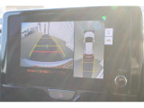 全周囲モニター付で、車庫入れも駐車もラクラクです。