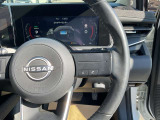 ステアリングも使用感が少なく、きれいな状態です