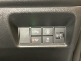 ハンドルの右側にはヘットライトリベライザーとHondaセンシング用のメインスイッチがついています。ヘッドライトリベライザーは道路状況や積荷の加重に応じてライトの高さを調節できます。