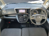 運転席周りの画像です。