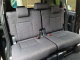 二列目シートも余裕があります。