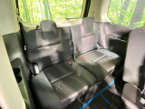 3列目シートはもちろん状態良好☆大人でもゆったりと座って頂けますので、大人数でのお出かけもラクラクです♪ご家族で、気の知れた仲間で、ドライブに行くのが楽しみですね♪