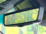 【デジタルインナーミラー】カメラが撮影した車両後方の映像をルームミラー内に表示。クリアな視界で状況の確認が可能です!※ドラレコ機能ご利用には別途SDカードをご用意いただく場合があります。