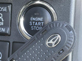 【スマートキー(エンジンスタートストップスイッチ)】スマートキー(電子キー)を持っていれば、スイッチを押すだけでエンジンをかけることができます!