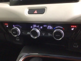 フロント両席にはシートヒーターが付いています!寒い日に便利な装備ですね。