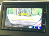 【バックカメラ】駐車時に後方がリアルタイム映像で確認できます。大型商業施設や立体駐車場での駐車時や、夜間のバック時に大活躍!運転スキルに関わらず、今や必須となった装備のひとつです!