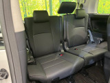 3列目シートはもちろん状態良好☆大人でもゆったりと座って頂けますので、大人数でのお出かけもラクラクです♪ご家族で、気の知れた仲間で、ドライブに行くのが楽しみですね♪