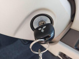 当社は、法定費用と車両外諸費用を含んだ総額表示店です。総額表示の金額を確認して下さい。総額には、整備代・税金含みます。