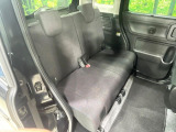 後部座席も気になるようなキズ・汚れやへたり等、大きなダメージはなく、良好な状態です。