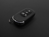 ◆スマートキー◆カギをバッグやポケットに入れたままでもドアロックの開閉ができる『スマートキー』付き!雨天や暗くなってもカギを取り出す必要がなくドアの開錠&エンジンも始動できます