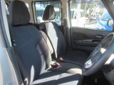 乗り降りしやすい運転席&フロアマット付き♪◎掲載後すぐに販売が決まってしまう場合もございますのでご来店前にお電話でご予約を頂ければ幸いです。