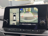 アラウンドビューモニターです!上空から貴方のお車をモニタニングしている様に車両の周りの安全確認が出来ます!