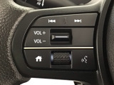 ステアリングリモコンは、運転中でも簡単に音量調整やチャンネル変更もできます!わき見運転防止にもつながるので安心です♪