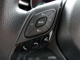 ステアリングスイッチ付きなのでハンドルを離さずにオーディオの操作ができます♪