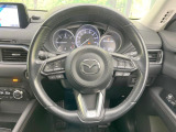 【純正革巻きステアリング】上質な革を使用することで、手にしっかり馴染みとても運転しやすいハンドルです♪