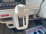 発進時や後退時に必ず操作するレバーです。操作のしやすさが肝になってきます。ぜひ一度体感してください。