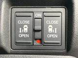 【両側パワースライドドア】スマートキーや運転席のスイッチで後席両側スライドドアの開閉が可能♪電動だから力を入れてドアを開ける必要が無く、小さなお子様でも簡単に開け閉めでき快適です♪