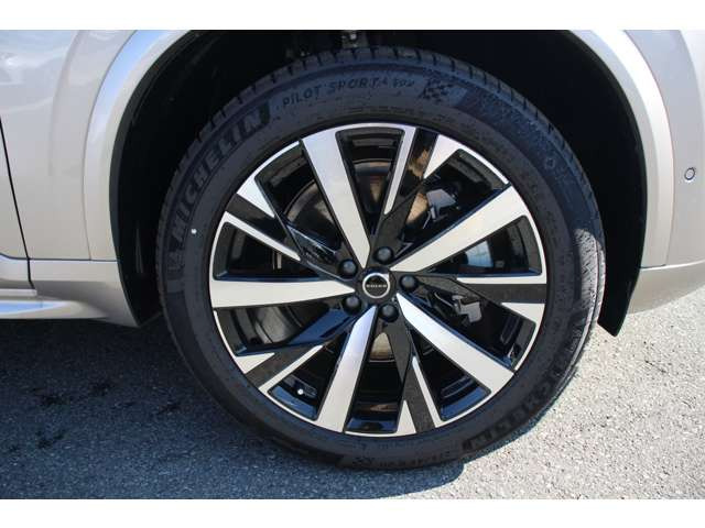 ボルボ XC90 プラス B5 AWD 4WD の中古車詳細 (1,000km, ブライト