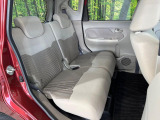 後部座席も気になるような傷・汚れやへたりなど、大きなダメージはなく、良好な状態です。